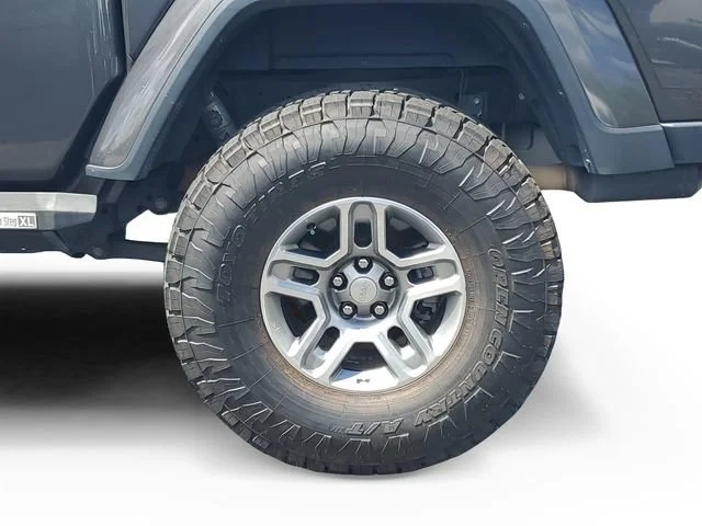 Used 2021 Granite Crystal Metallic Clearcoat Jeep Overland image 34