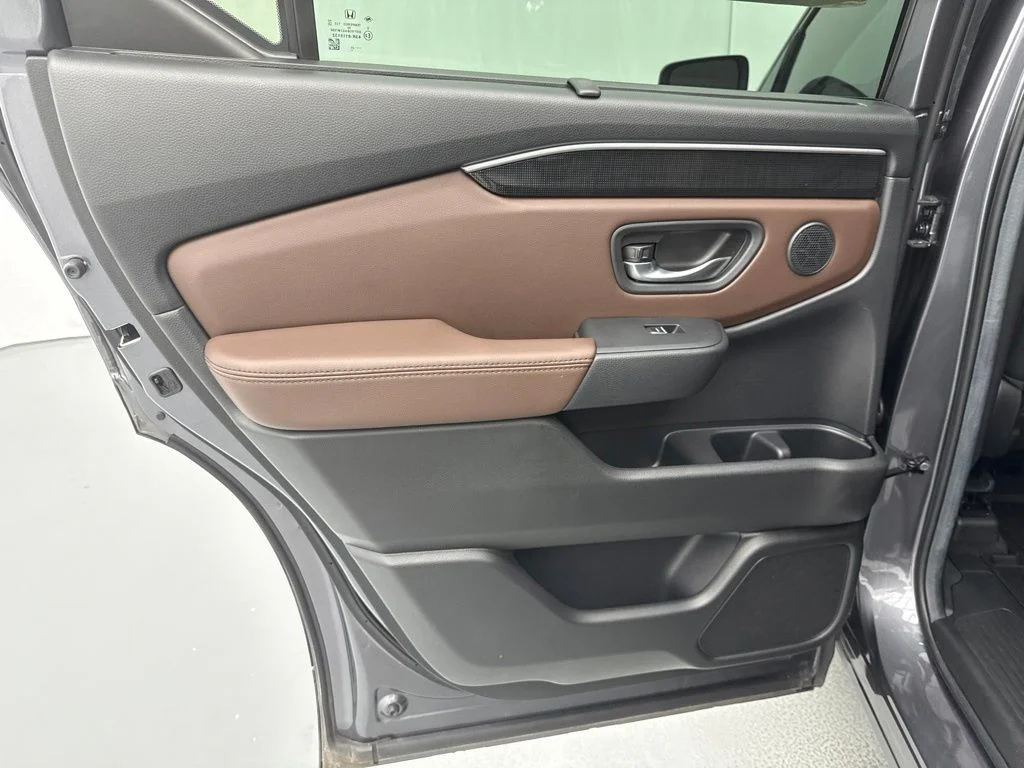 Used 2025 Gray Honda Elite image 17