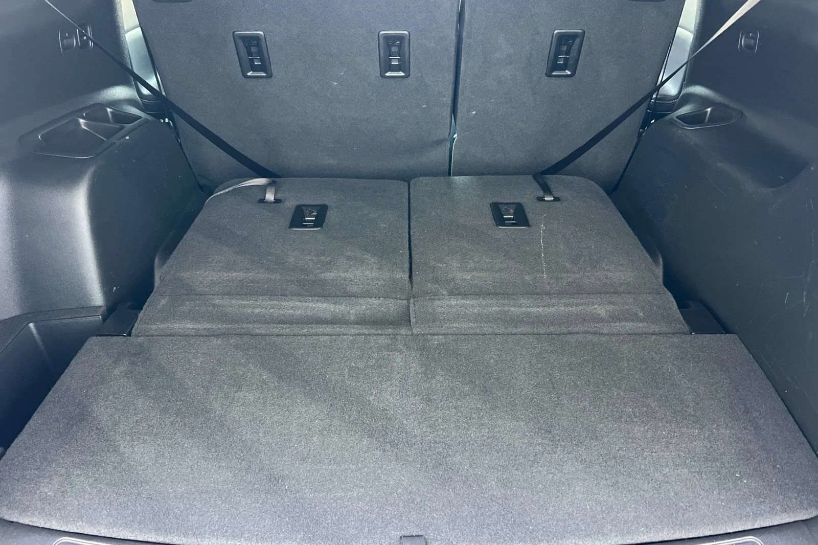 Used 2023 Sterling Metallic GMC SLE image 15