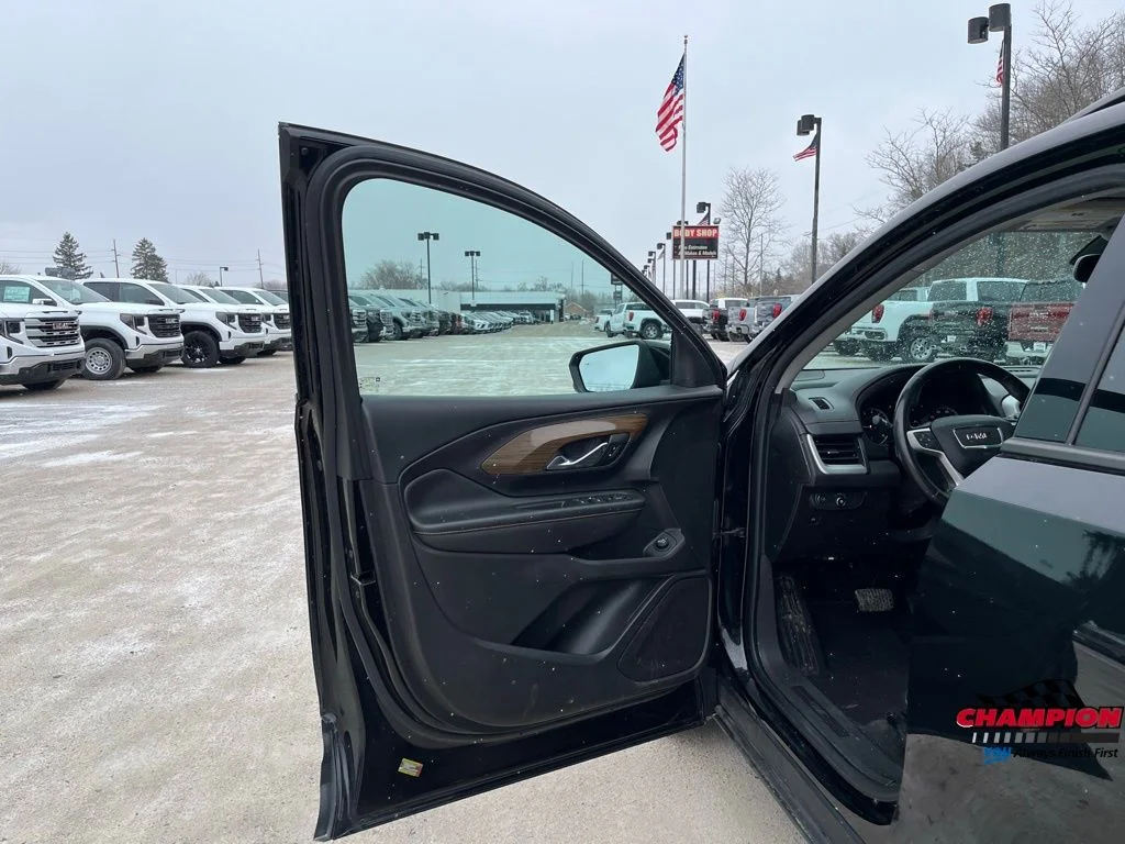 Used 2018 Black GMC SLE image 20
