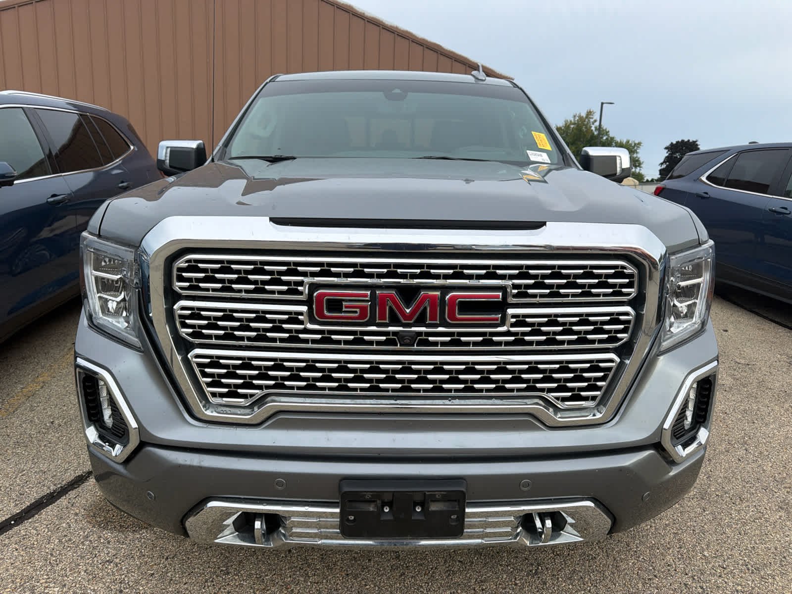 Used 2020 SATIN STEEL METALLIC GMC Denali image 2