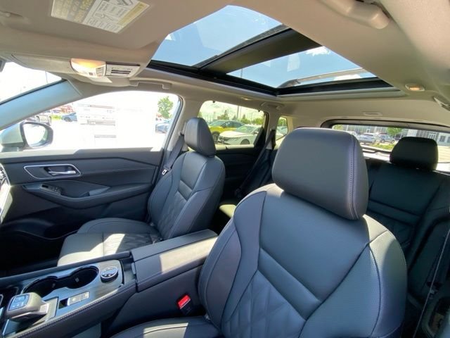 New 2026 Scarlet Ember Tintcoat Nissan Platinum image 9