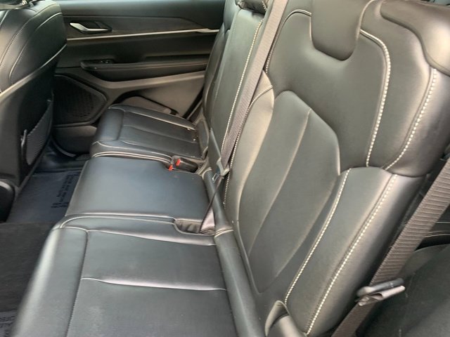 Used 2023 Silver Jeep Limited image 17