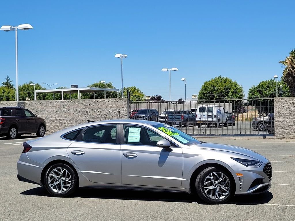 Certified Used 2023 Silver Hyundai SEL image 3