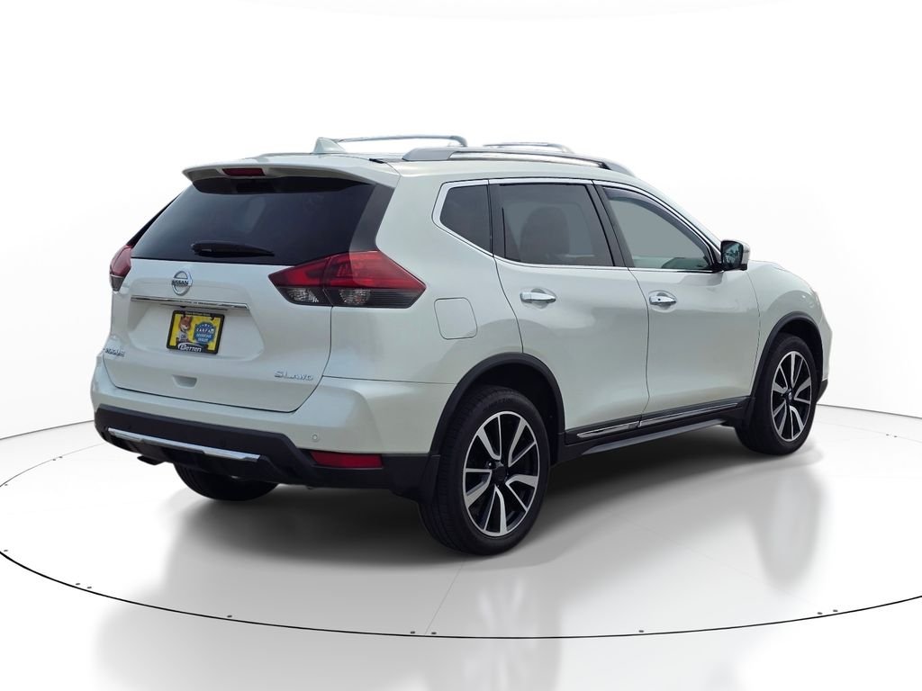Used 2019  Nissan SL image 4