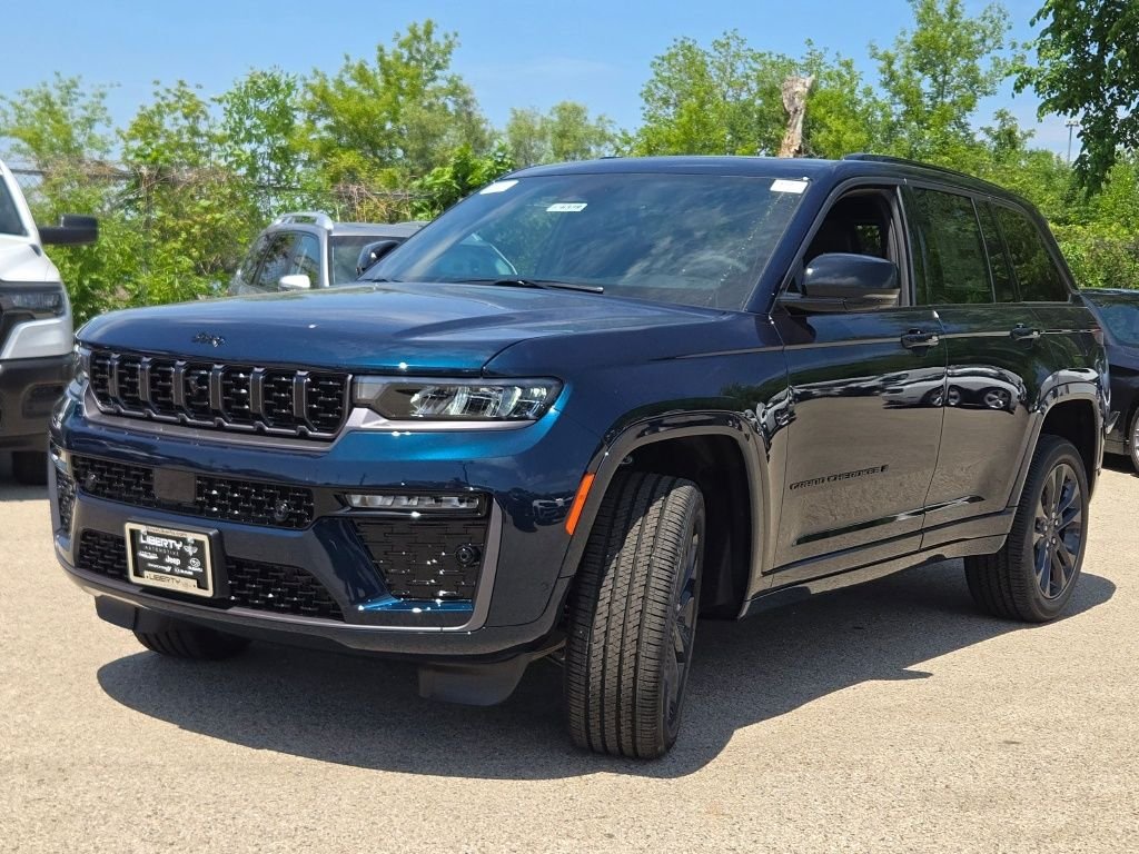 New 2026 Fathom Blue Pearl-Coat Exterior Paint Jeep Limited Reserve image 5