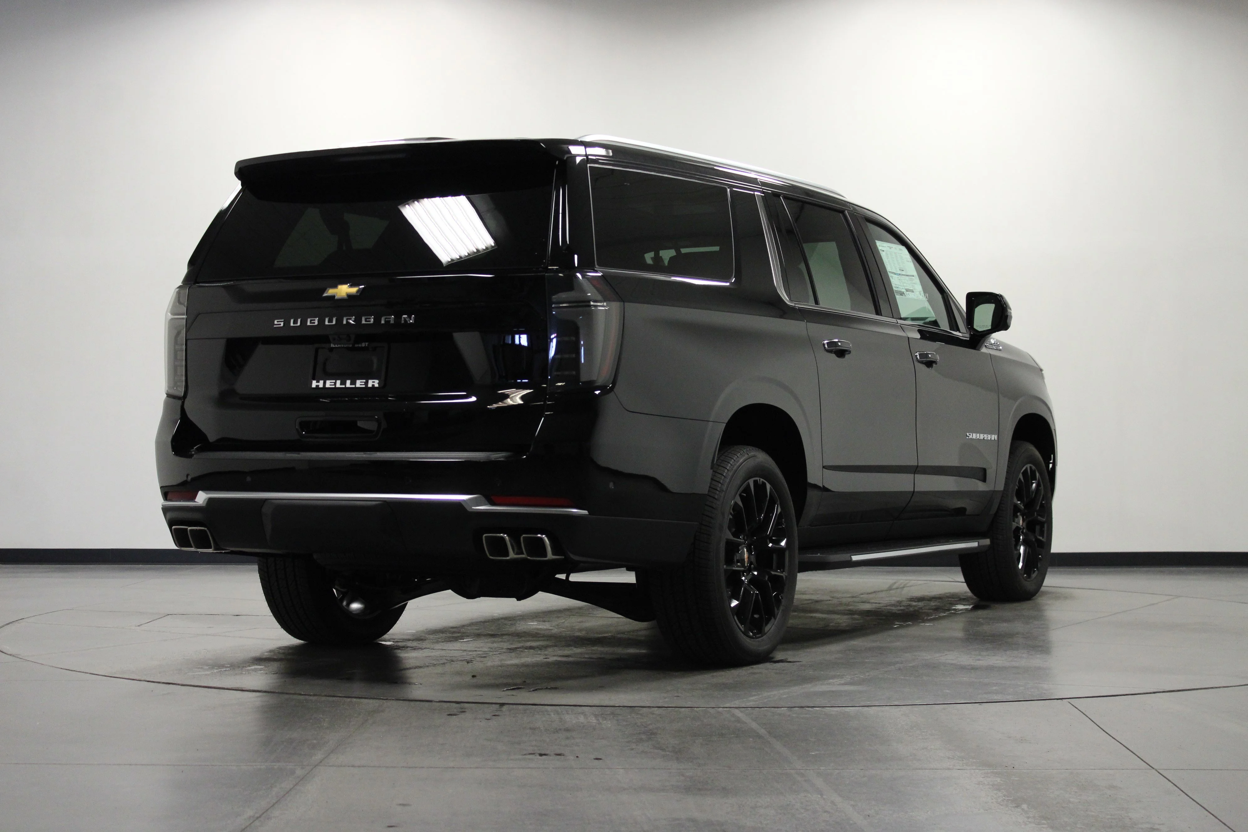 2026 Chevrolet Suburban High Country - Photo 4