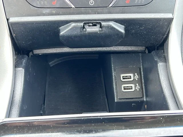 Used 2019 Gray Ford SEL image 10