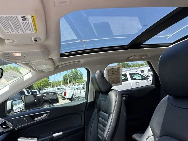 Used 2024 White Ford SEL image 22