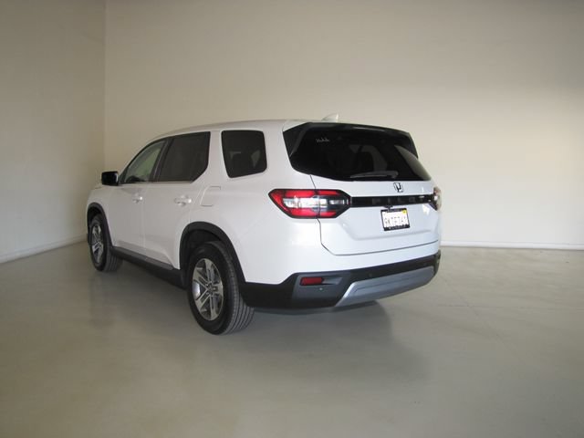 Certified Used 2024 Platinum White Pearl Honda EX-L 7 Passenger image 23