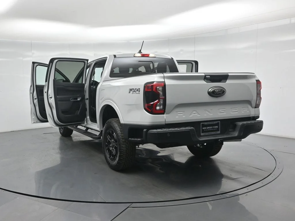New 2026 Avalanche Ford Lariat image 30