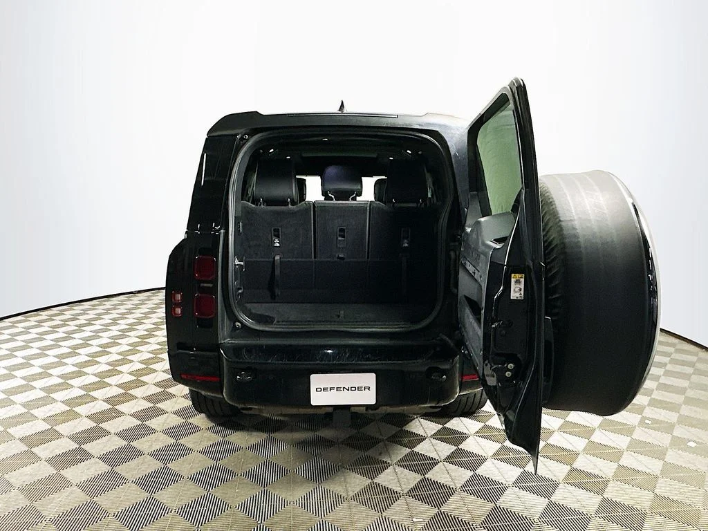 Certified Used 2023 Santorini Black Metallic Land Rover X-Dynamic SE image 29