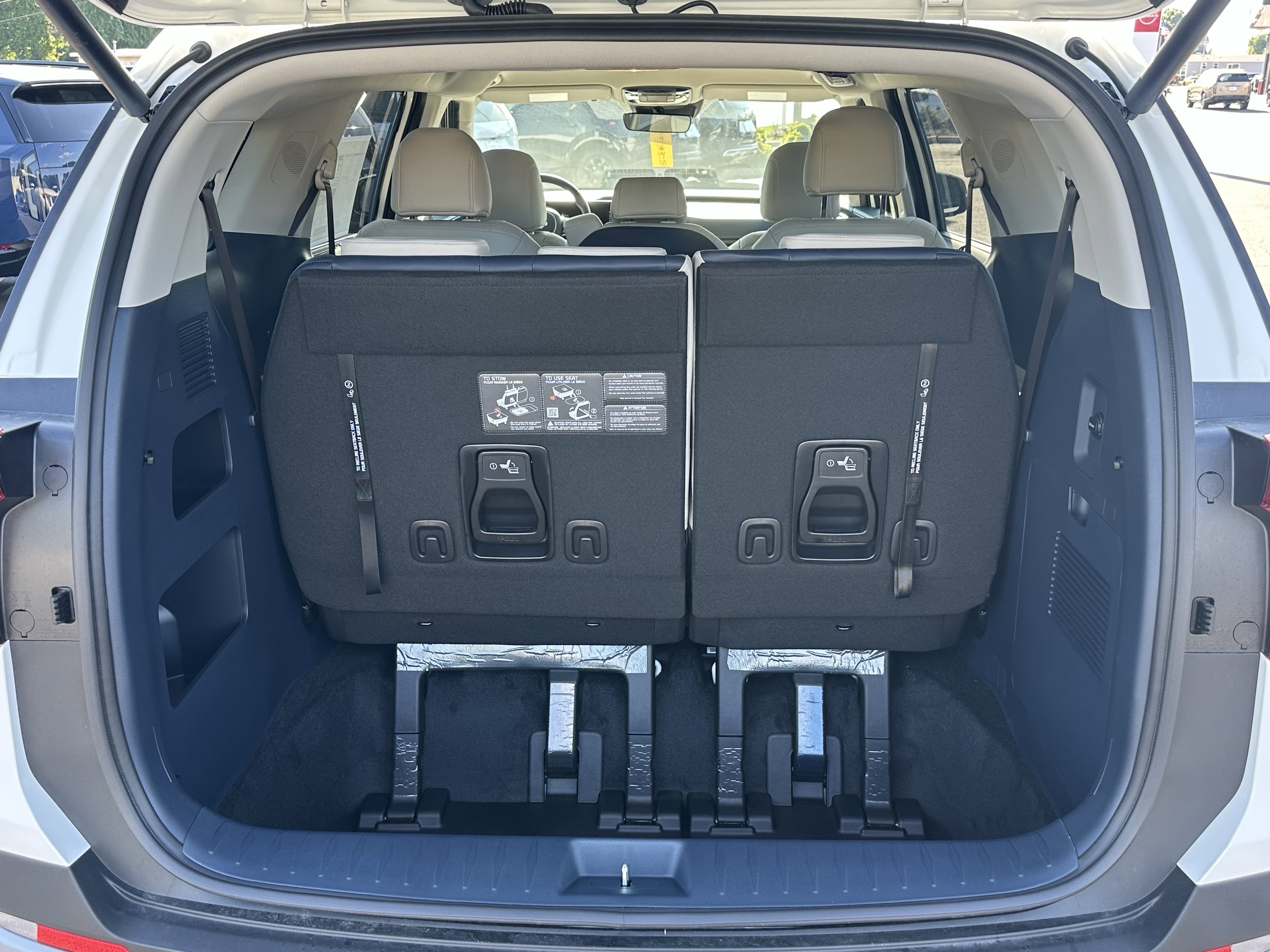 New 2026 Snow White Pearl Kia EX image 18