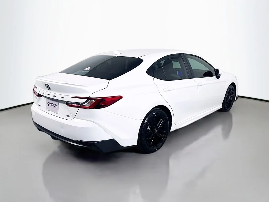 Used 2026 Ice Cap Toyota SE image 7