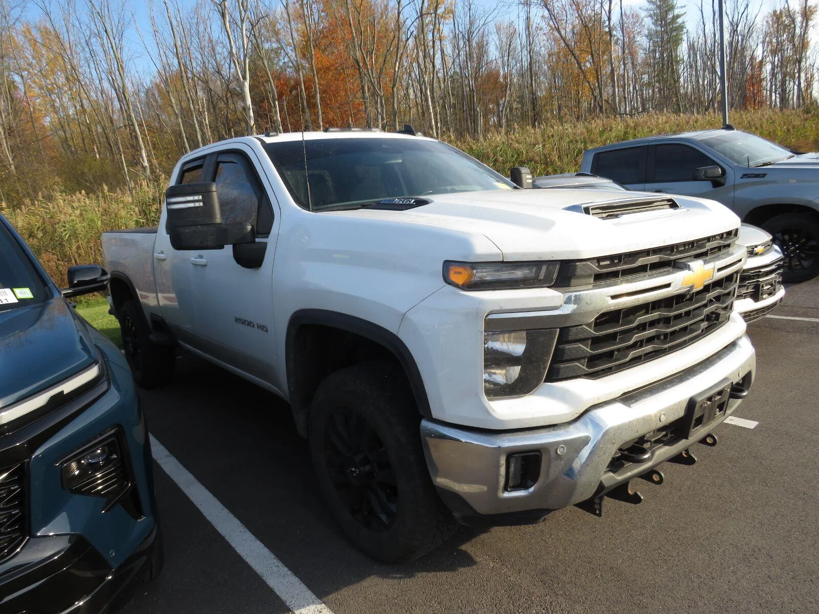 Used 2025  CHEVROLET TRUCK  image 14