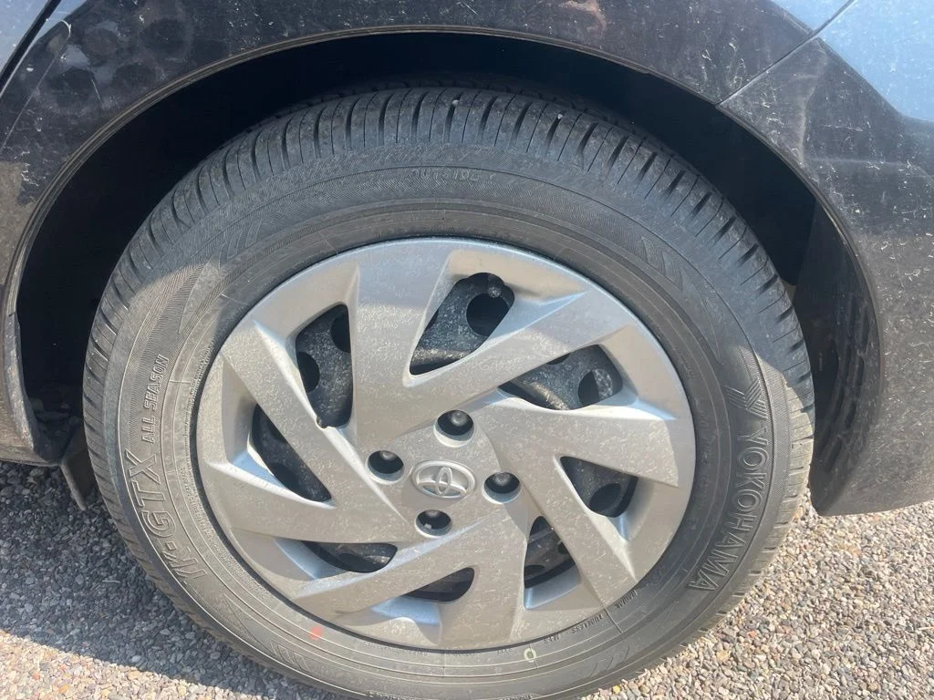 Used 2015 Black Toyota Two image 20