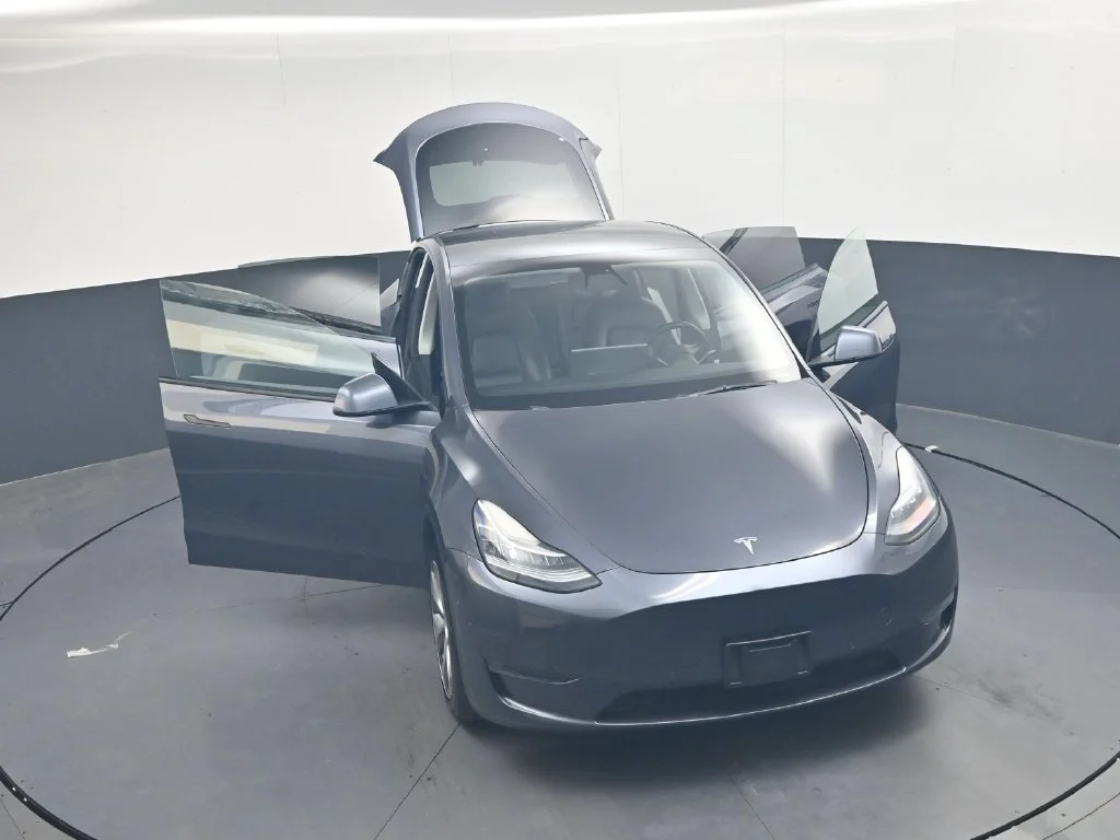 Used 2021  Tesla Long Range image 34