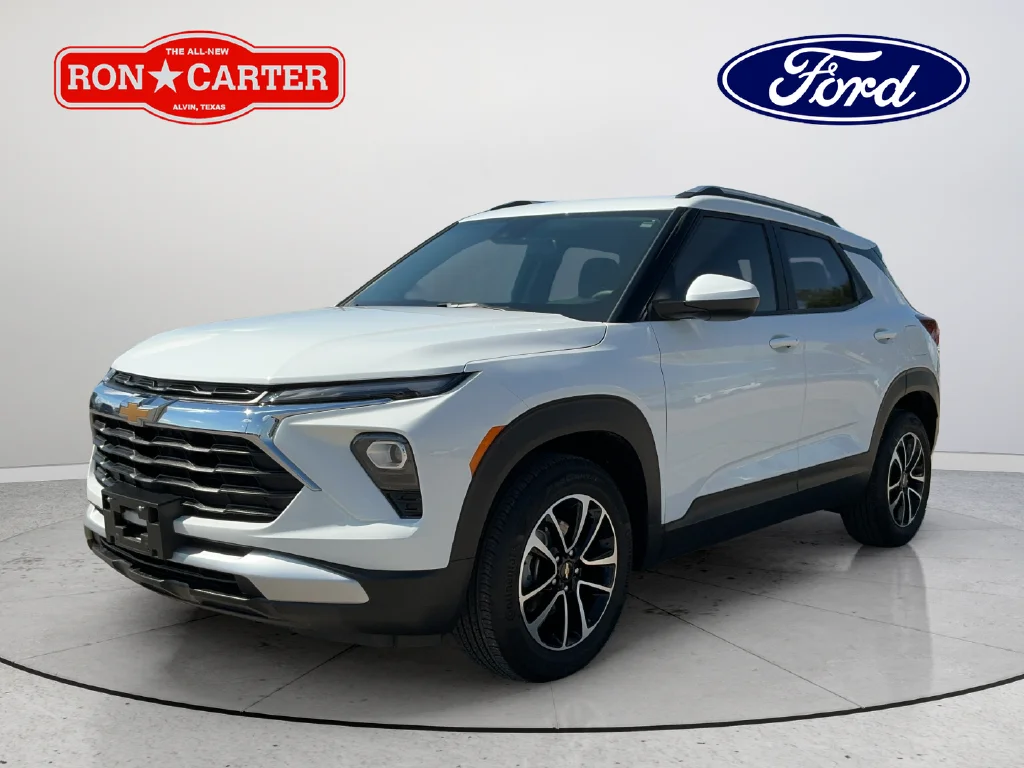Used 2026 White Chevrolet LT image 3