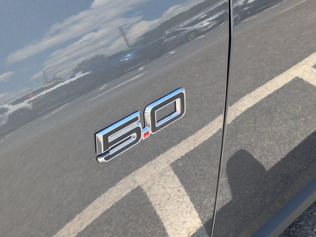 Used 2024  Ford GT Premium image 29