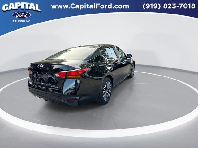 Used 2025 Black Nissan 2.5 SV image 8