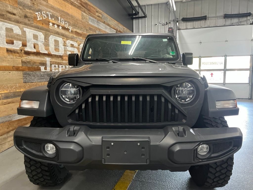 Used 2022 Crystal Metallic Jeep Willys image 11