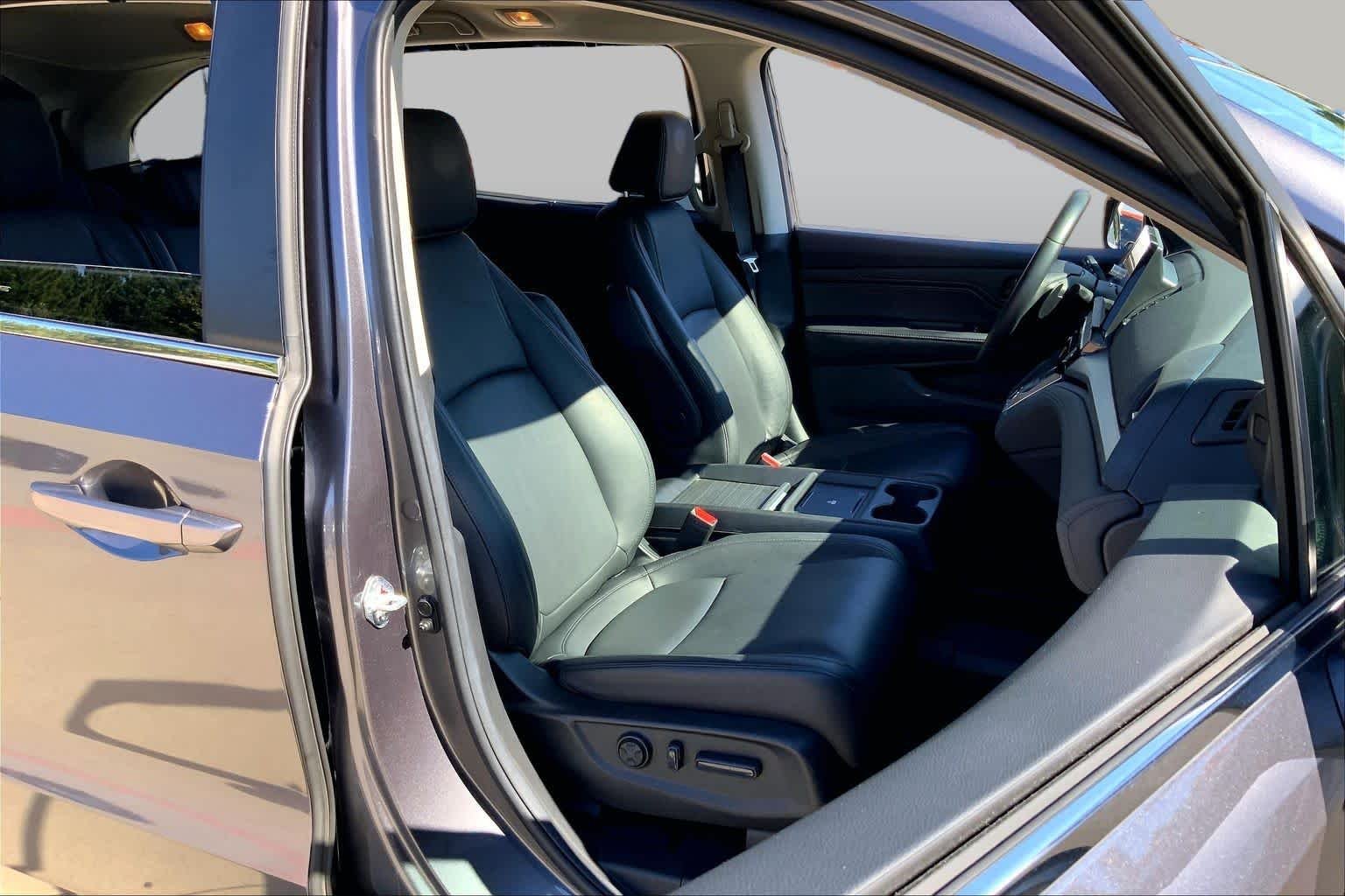 Used 2025 Smoke Blue Pearl Honda EX-L image 9