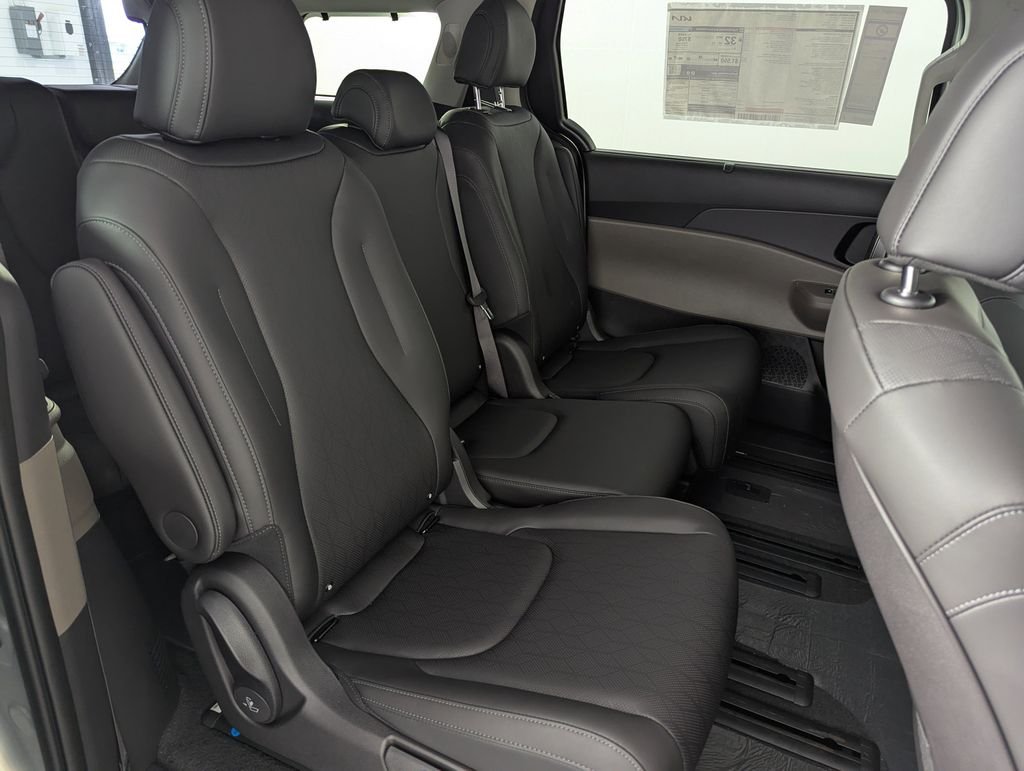 2026 Kia Carnival EX - Photo 32