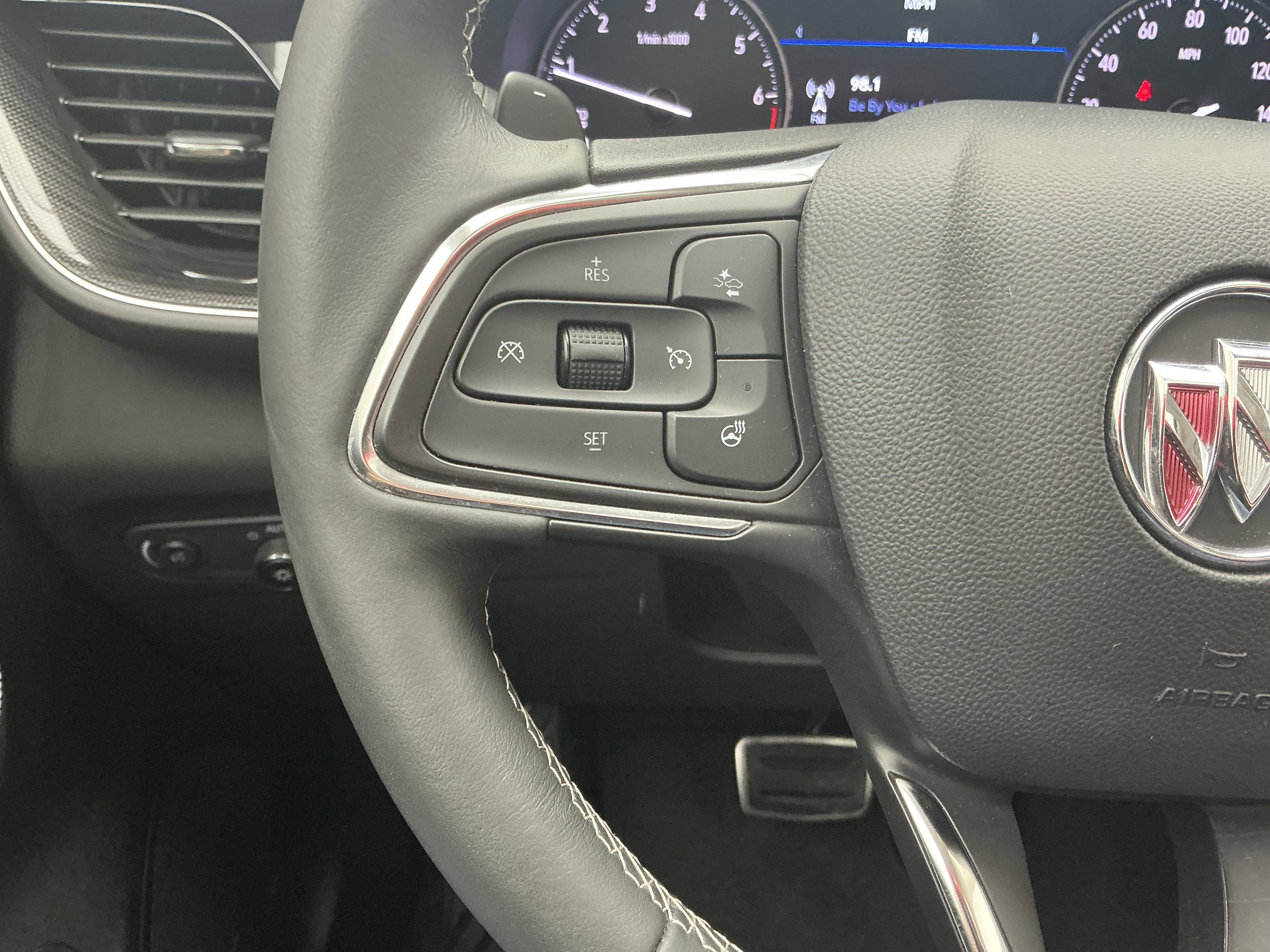 Used 2023 Ebony Twilight Metallic Buick Essence image 9