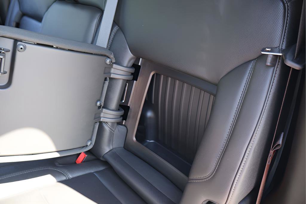 Used 2024 White Frost Tricoat GMC SLT image 17