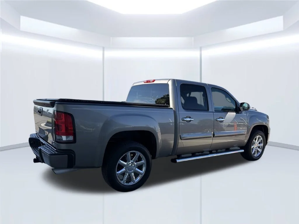 Used 2012 Gray GMC Denali image 7