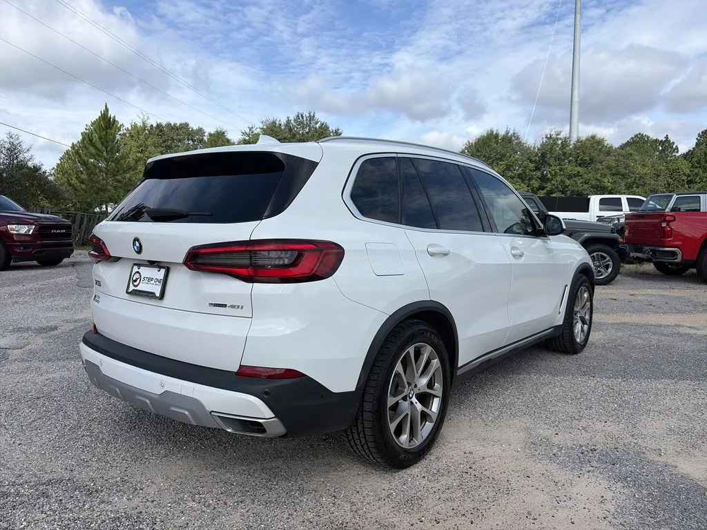 Used 2020 White BMW sDrive40i image 6