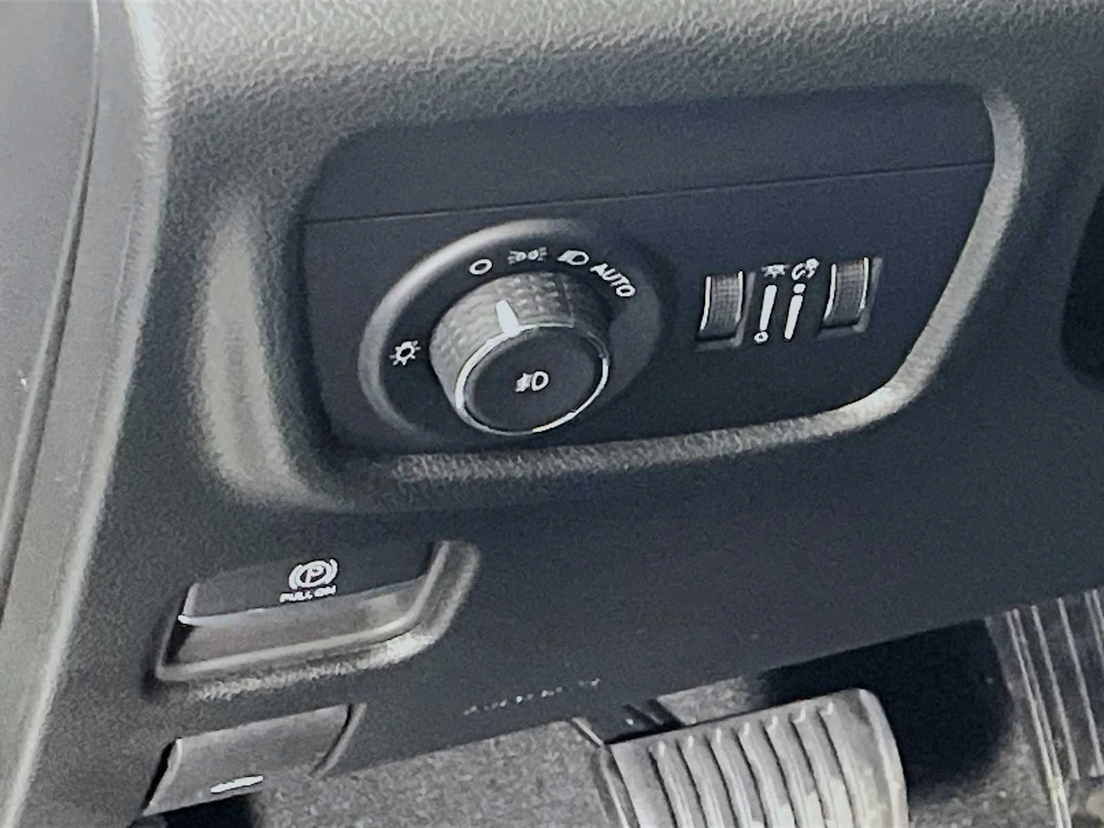 Used 2025 Silver Zynith Jeep Limited image 8