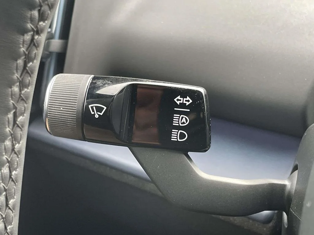 2025 Volvo EX30 Ultra - Photo 11