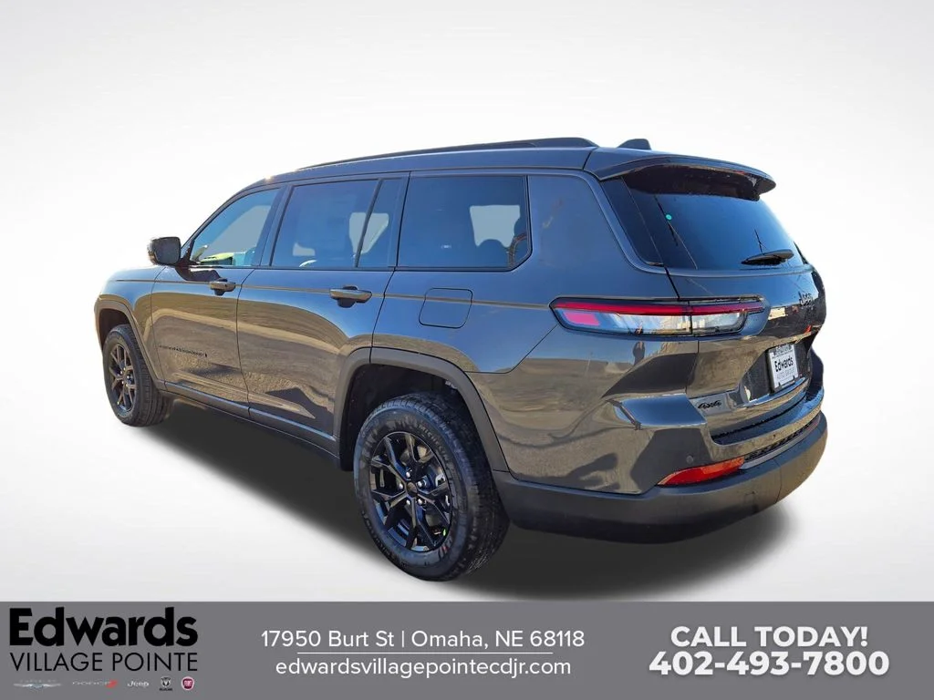 New 2026 Baltic Gray Metallic Clear-Coat Exterior Paint Jeep Altitude image 5