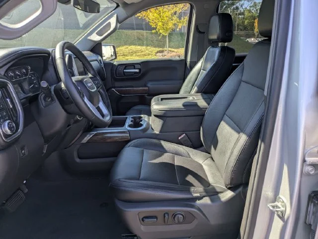 Used 2021 Silver GMC Elevation image 20