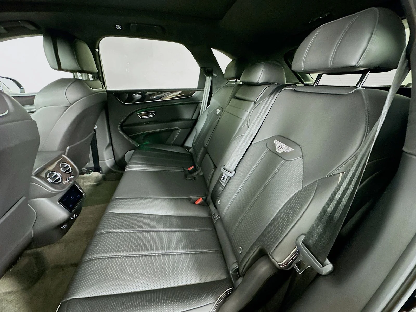 Used 2022 Black Bentley  image 32