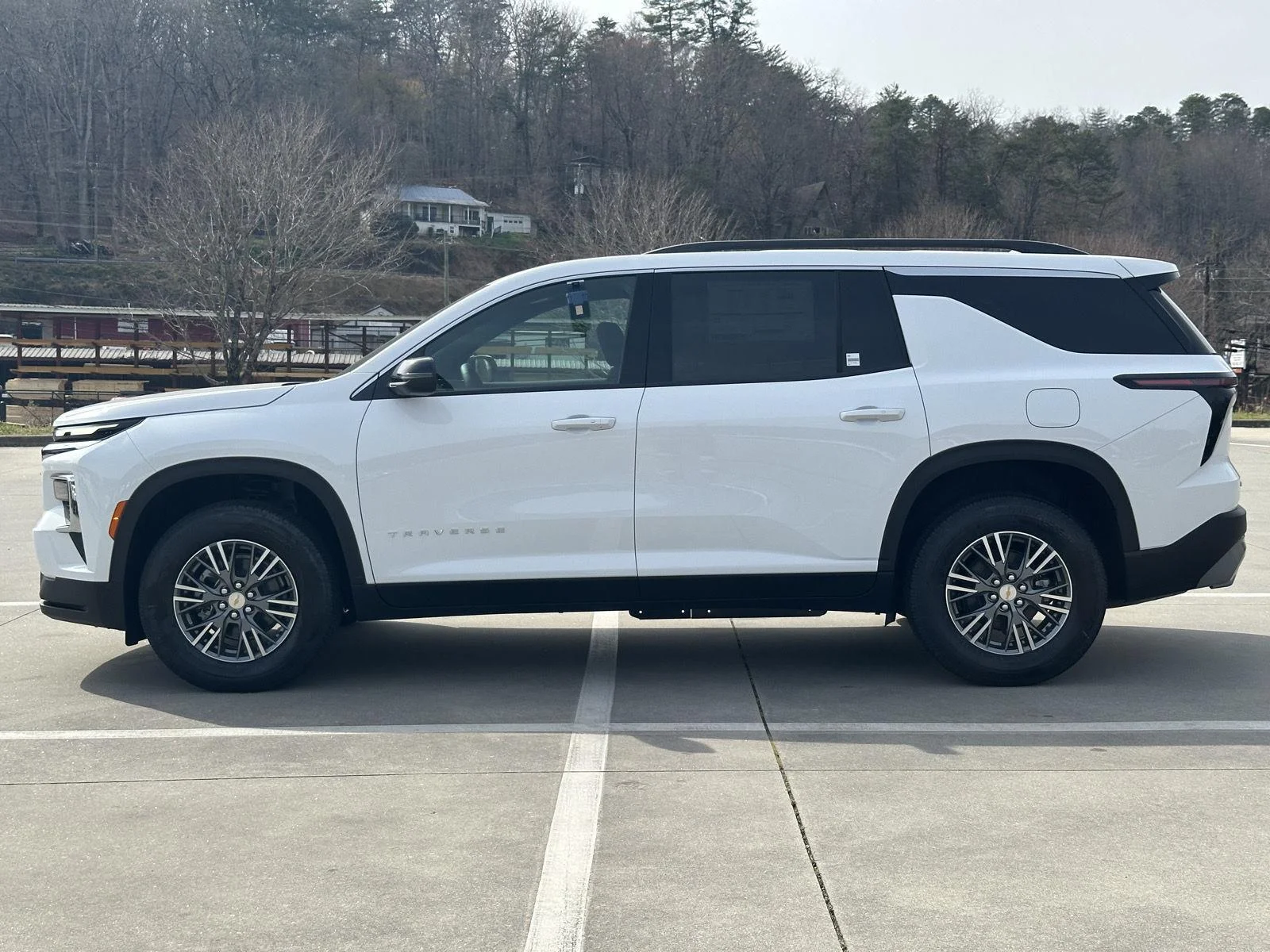 2026 Chevrolet Traverse LT - Photo 4