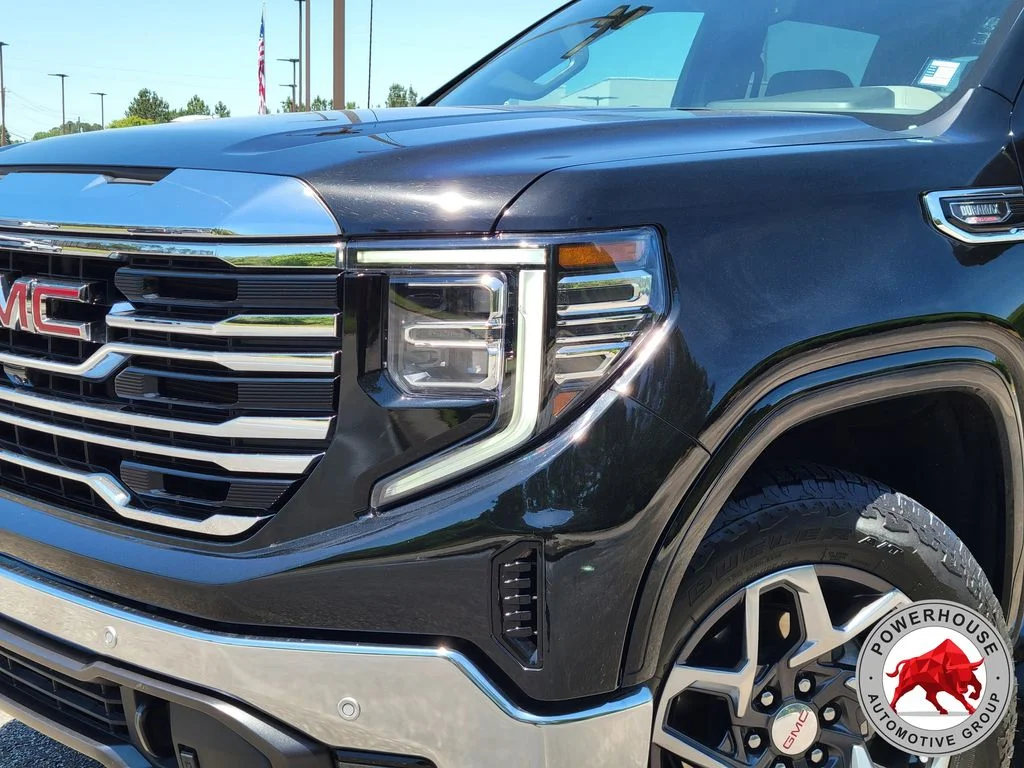 Used 2024 Black GMC SLT image 11