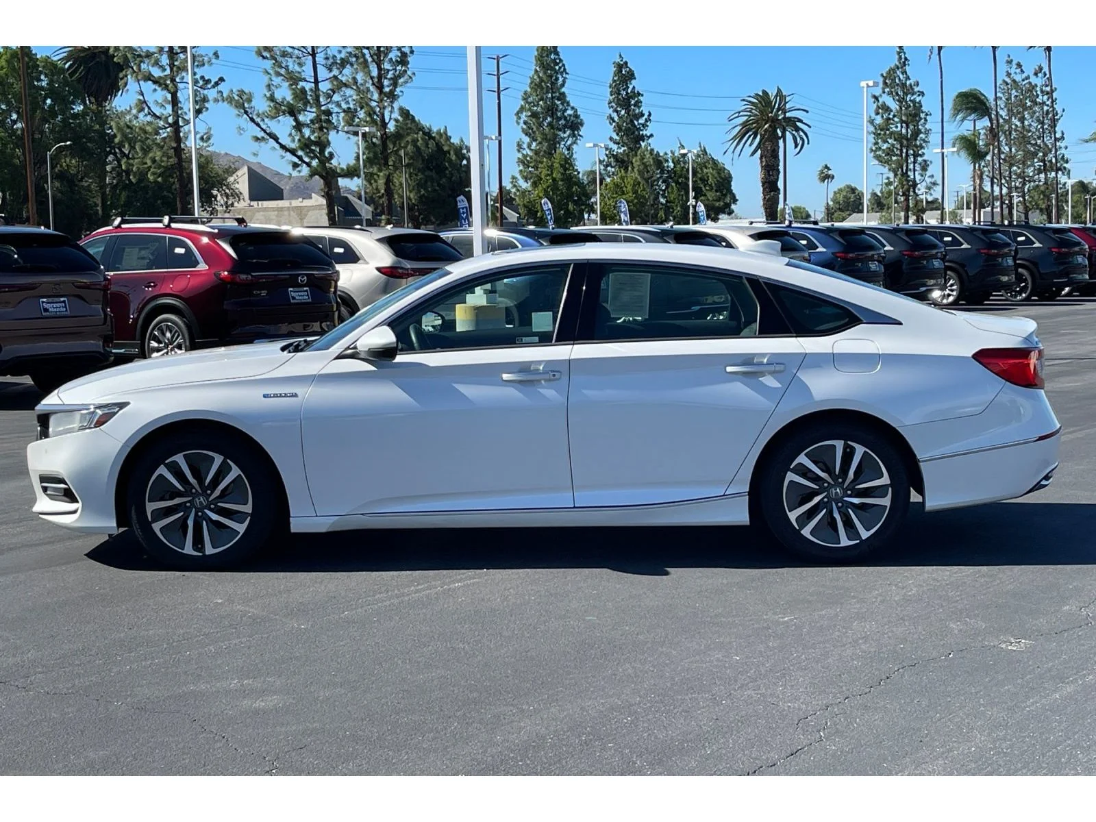 Used 2020 Platinum White Pearl Honda Touring image 2