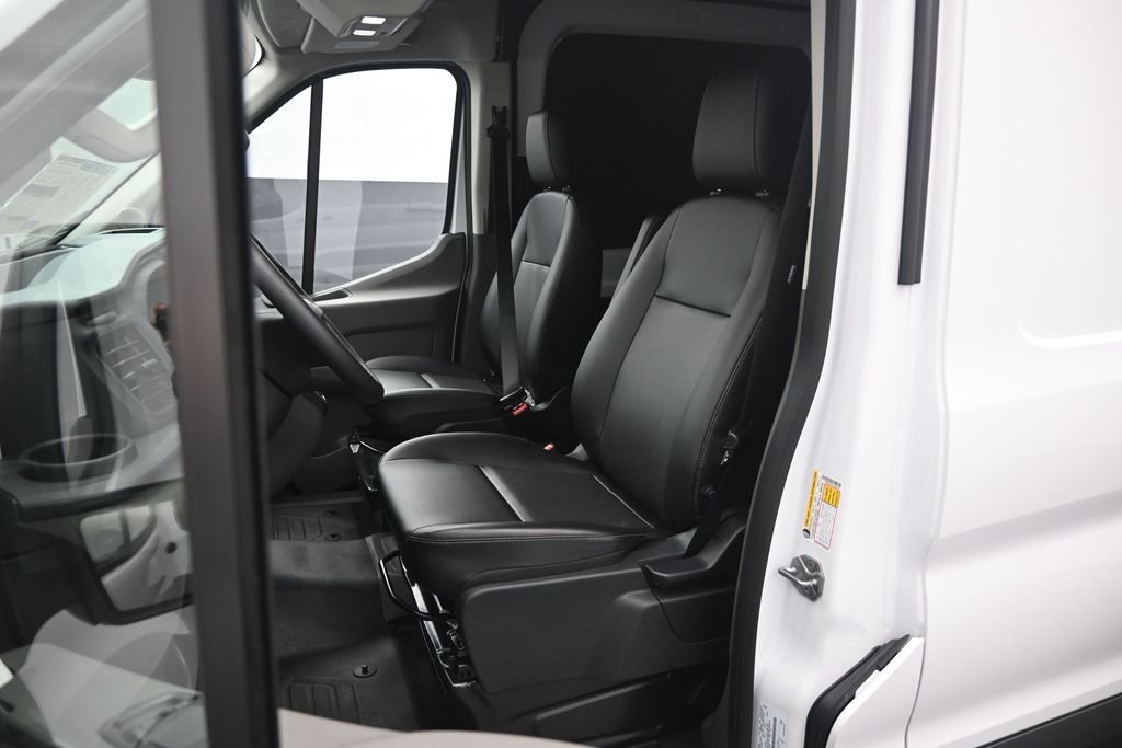 New 2026 Oxford White Ford Base image 8