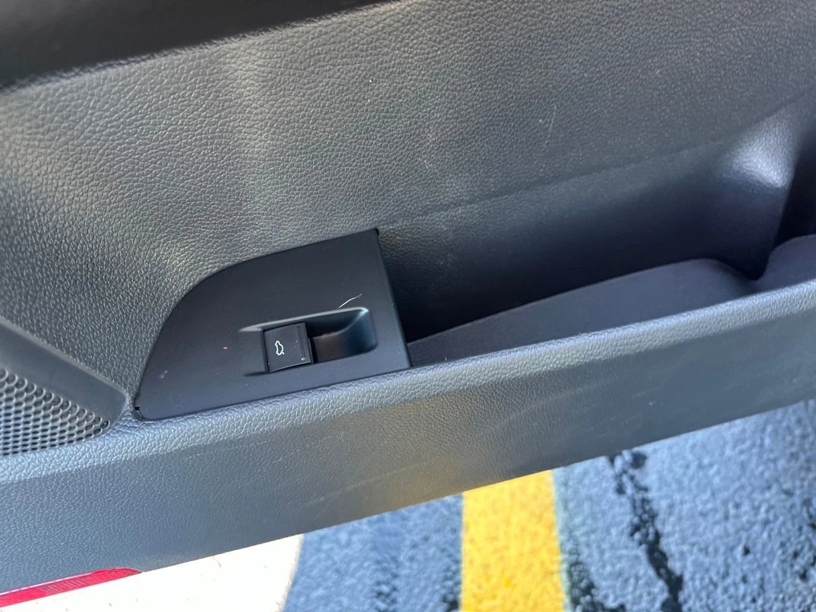Used 2014 Black Volkswagen 2.0L TDI image 22