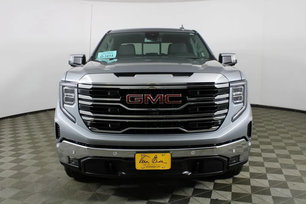 2026 GMC Sierra 1500 SLT - Photo 2