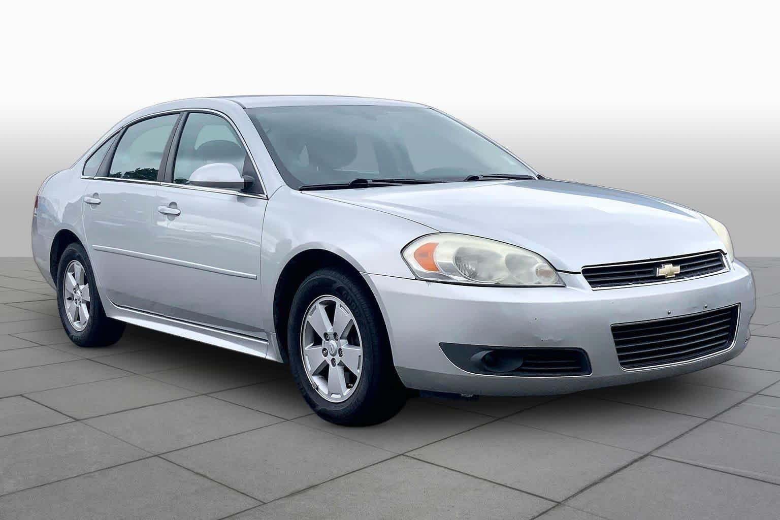 Used 2010 Silver Ice Metallic Chevrolet LT image 2