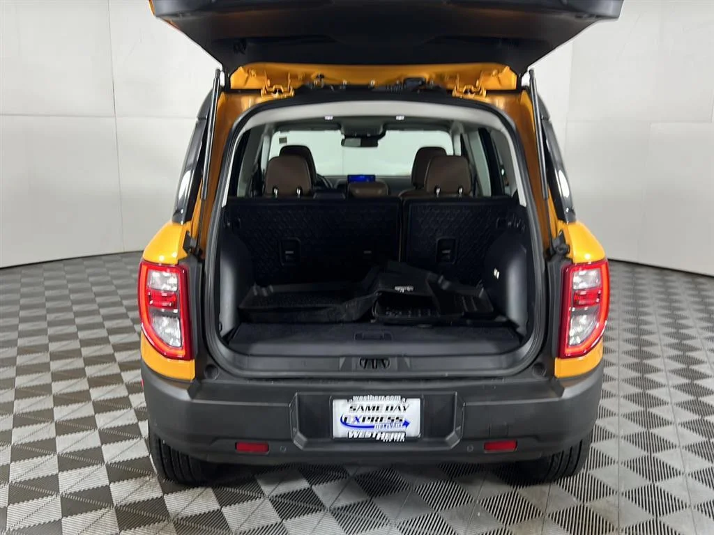 Used 2021 Orange Metallic Ford Badlands image 9