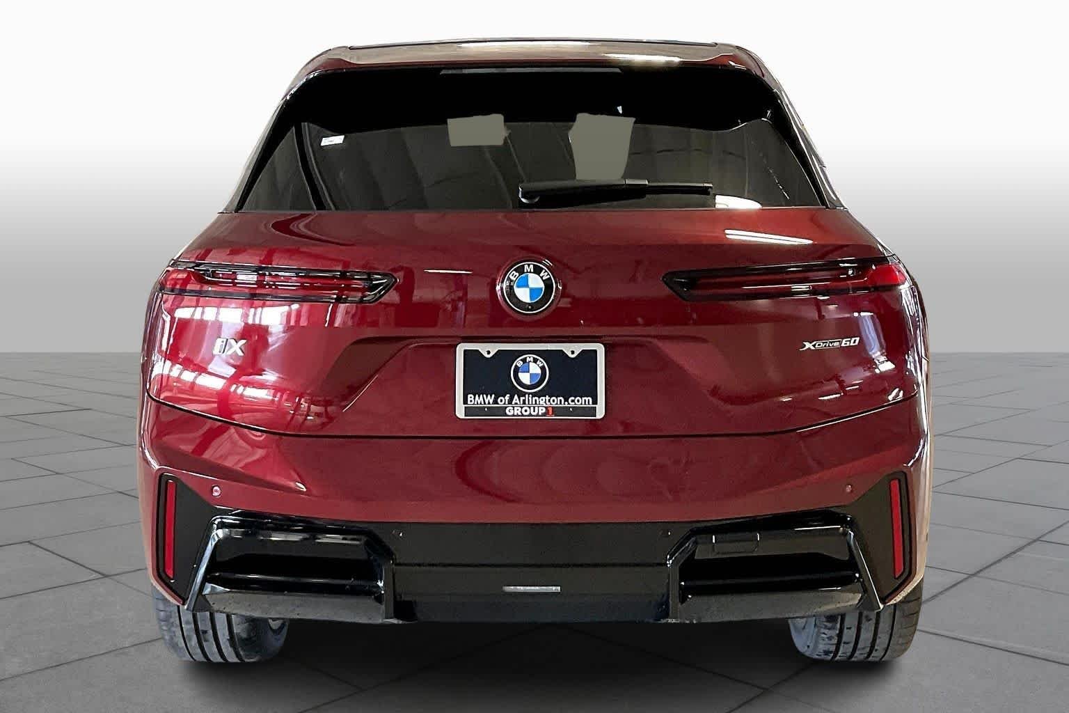 Used 2026 Aventurin Red Metallic BMW xDrive60 image 4