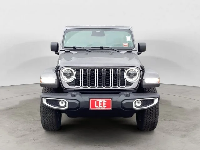 New 2026 Crystal Metallic Jeep 4-DOOR SAHARA image 9
