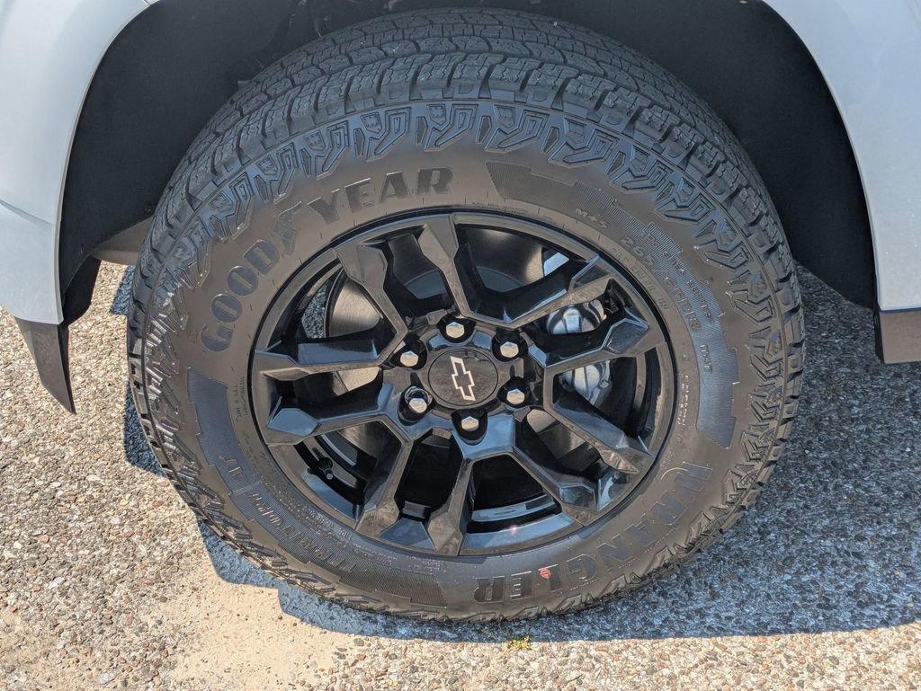 2025 Chevrolet Colorado Z71 - Photo 12