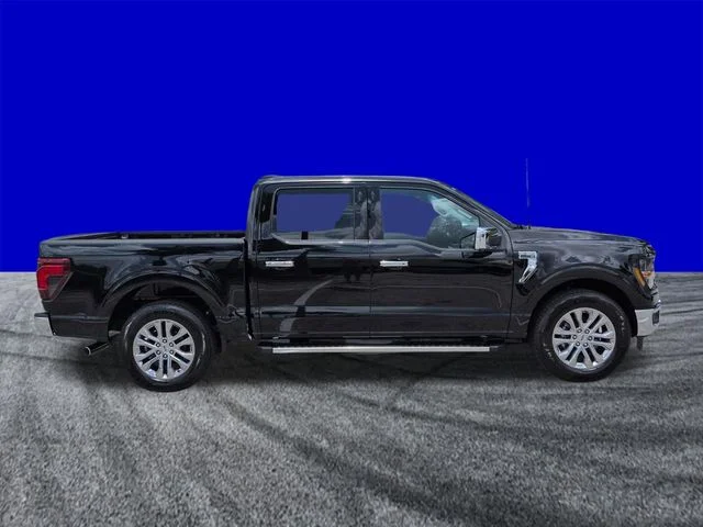 New 2026 Agate Black Metallic Ford XLT image 3