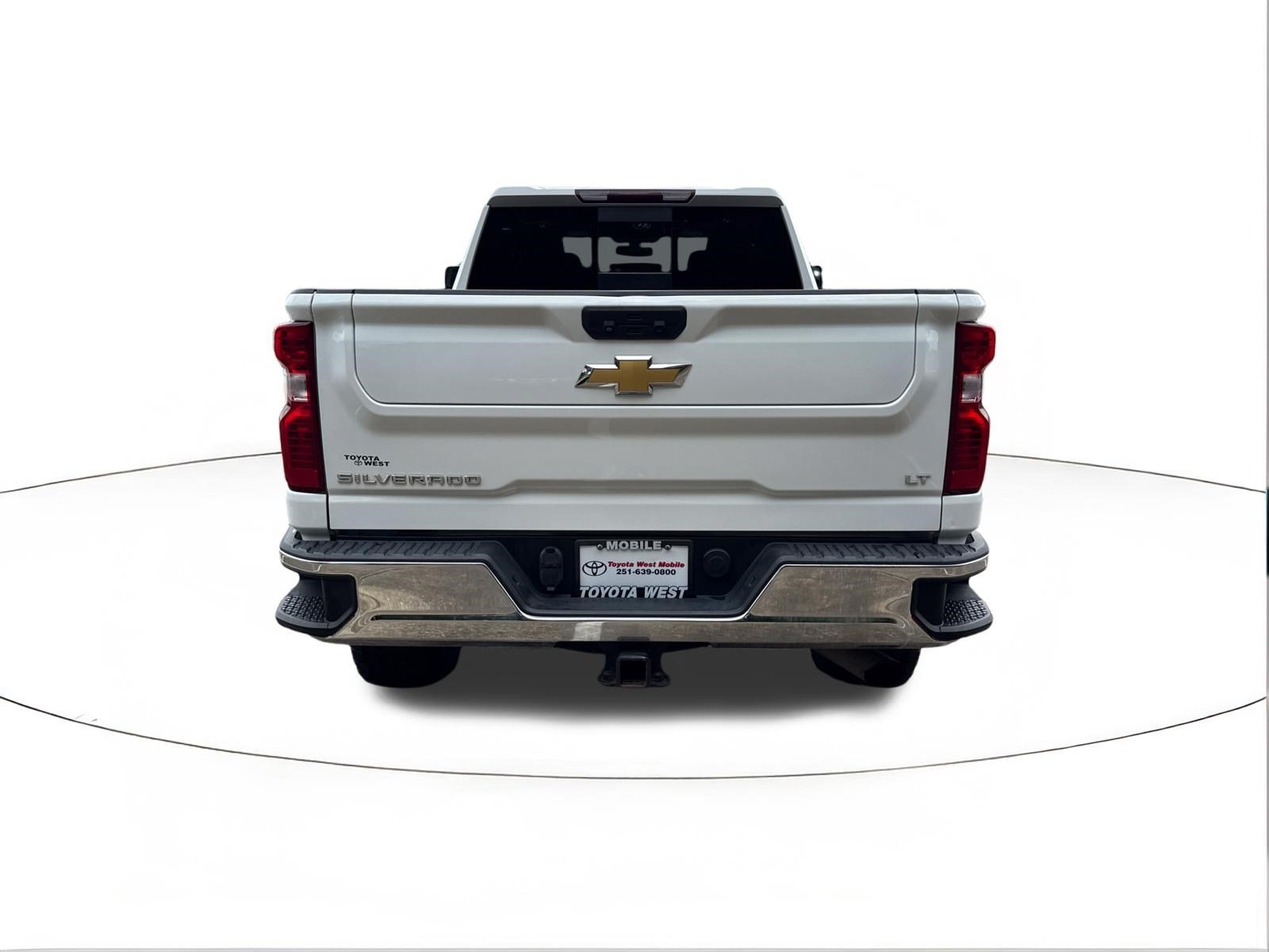Used 2023 Summit White Chevrolet LT image 4