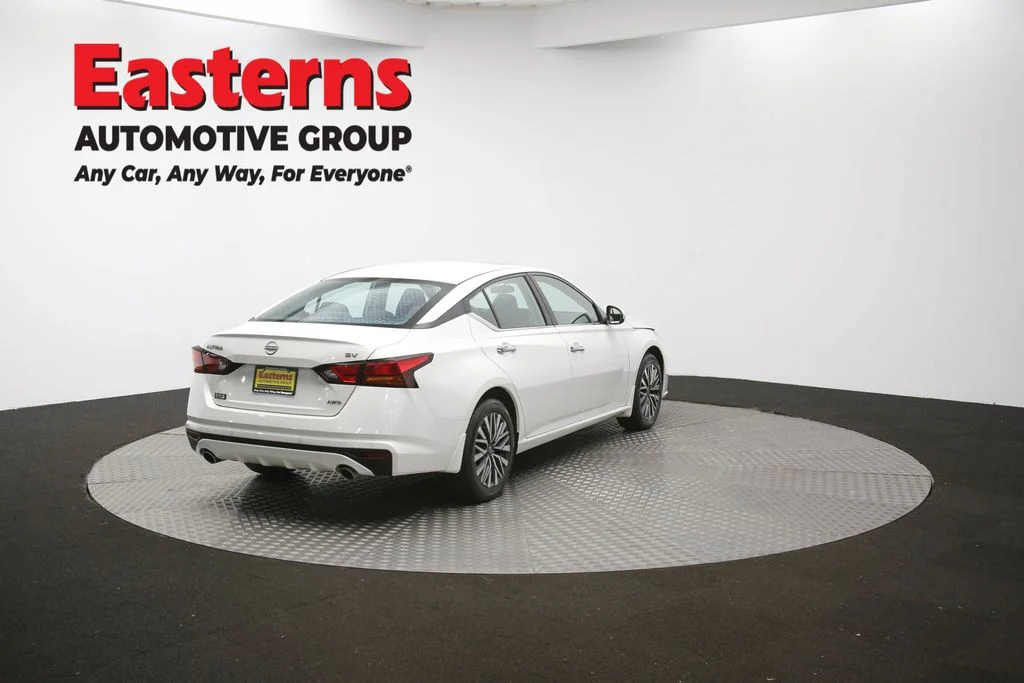 Used 2024 White Nissan 2.5 SV image 40